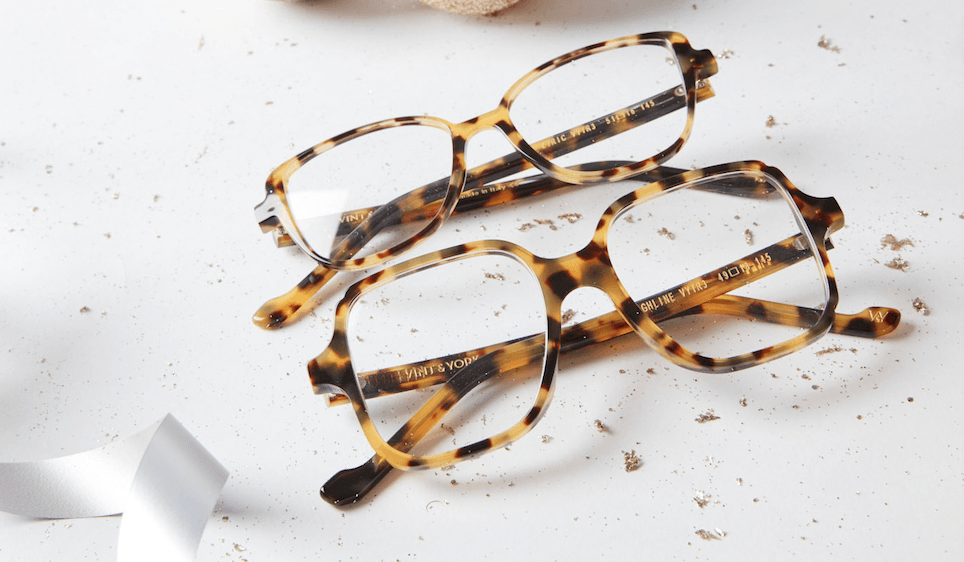 Trendy tortoise shell glasses hotsell