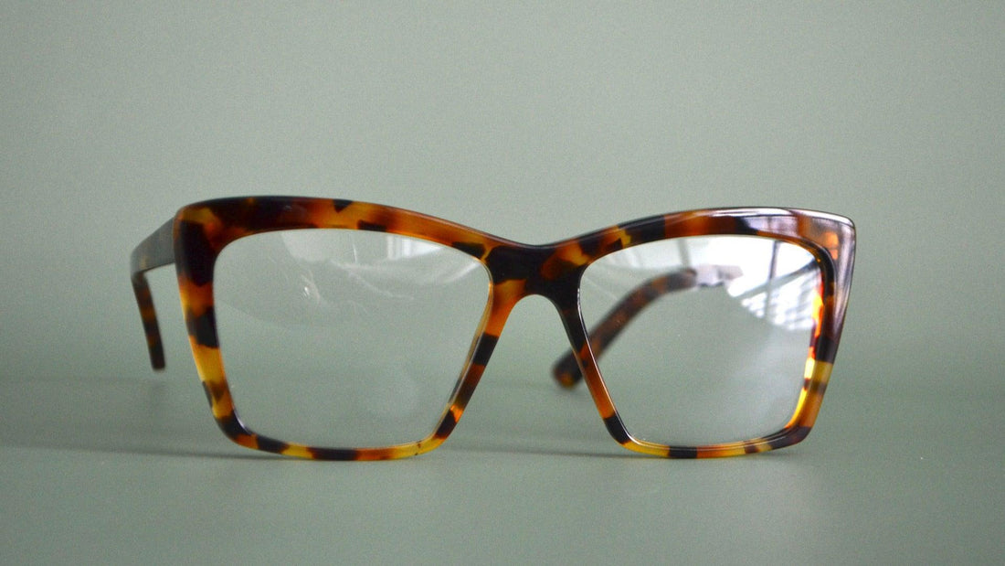 What Are Prisms in Eyeglasses? Vint & York